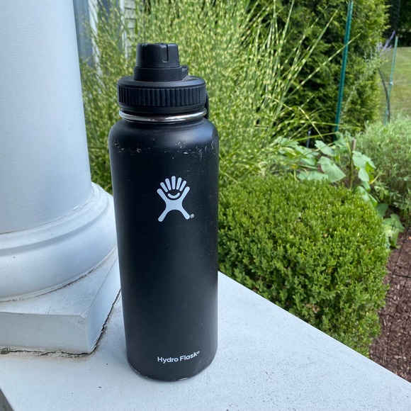 Hydro Flask Black 40 ounce Wide Mouth with Spout Lid Water Bottle - Picture 1 of 4